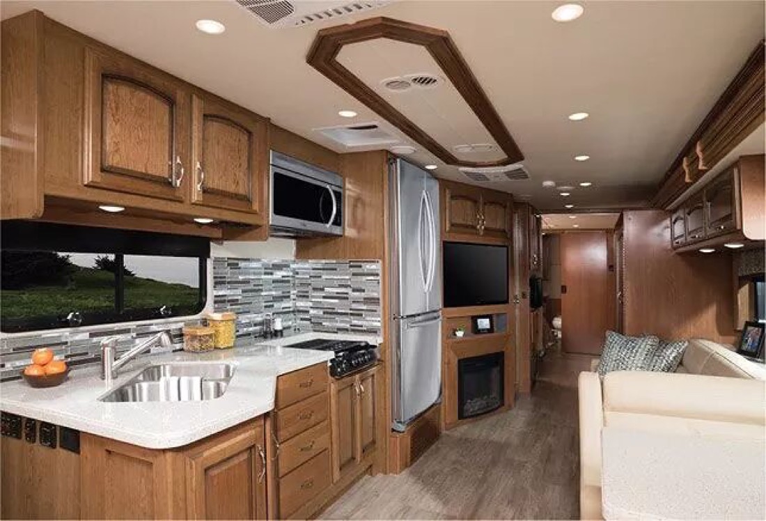 2018 Holiday Rambler Vacationer XE 36F Review