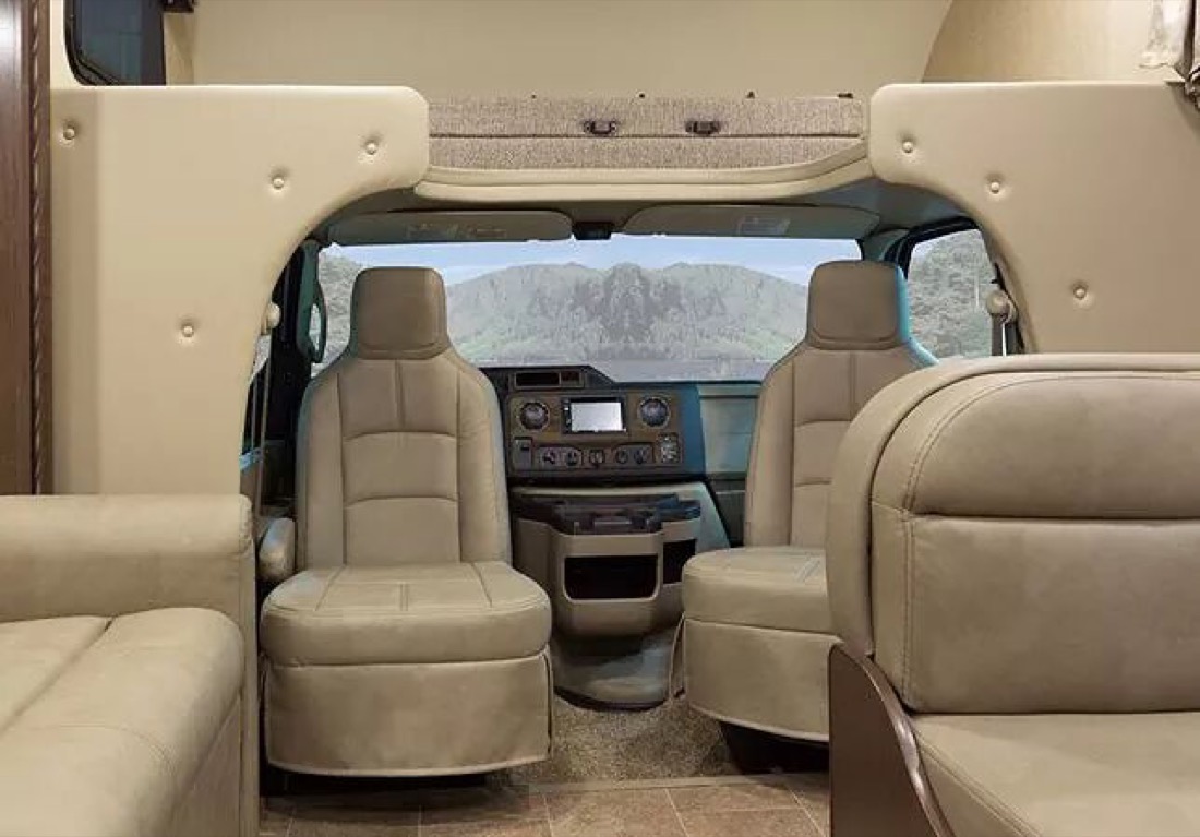2019 Thor Motor Coach Chateau 31Y Review